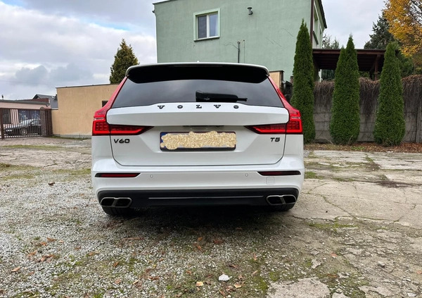 Volvo V60 cena 111900 przebieg: 113315, rok produkcji 2019 z Buk małe 154